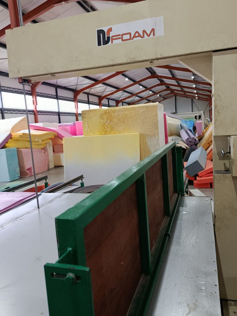 Prodaja i proizvodnja dušeka,kreveta i memory jastuka- NS FOAM-Srbija-Šabac-proizvodni pogon