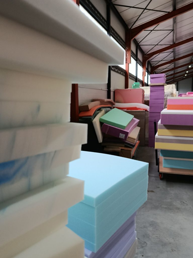 Prodaja i proizvodnja dušeka,kreveta i memory jastuka- NS FOAM-Srbija-Šabac-proizvodni pogon